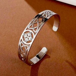 Celtic bangle